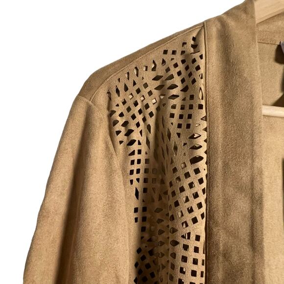 Chico’s Easy Faux Suede Perforated Jacket in Arabian Camel Size 12 - Picture 5 of 13